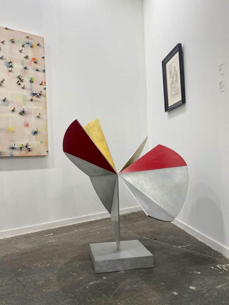 Sphere sculpture by David Rodríguez Caballero presented at ARCO 2026, a geometric work produced by Capa Esculturas.