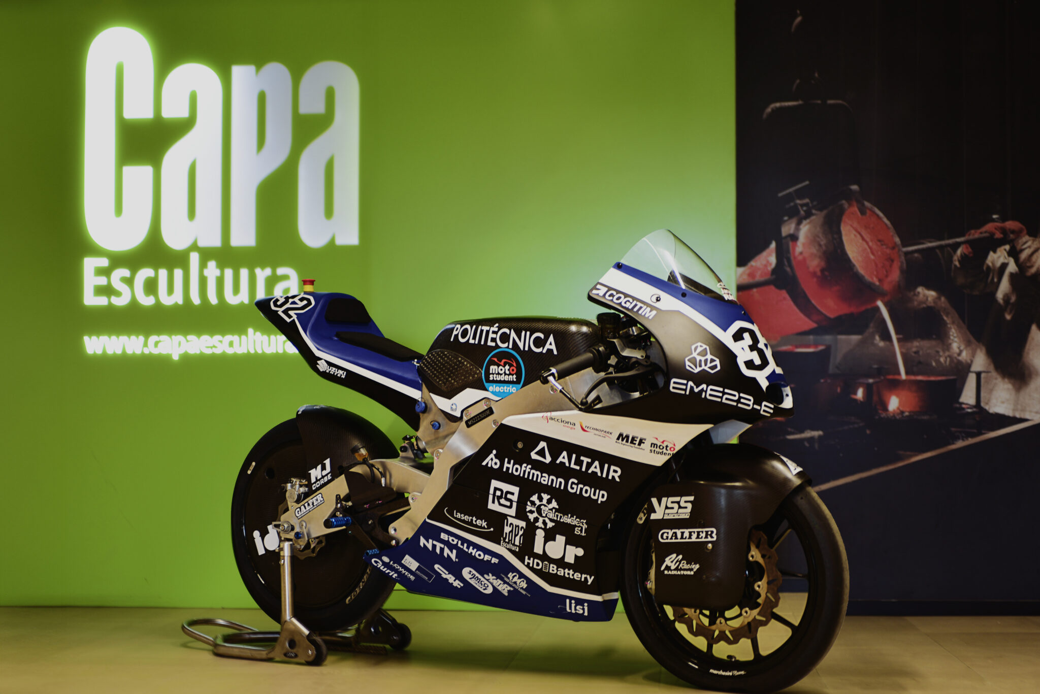 UPM electric motorcycle in Capa Esculturas