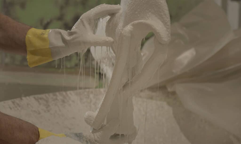 Proceso de cera perdida en fundición artística para crear esculturas en bronce, técnica utilizada en la escultura renacentista
