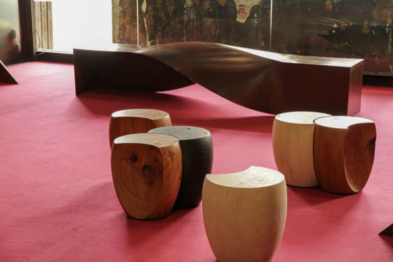 Esculturas Ebba y Soul de Verónica Mar Art presentadas en Forma 2026, piezas escultóricas producidas por Capa Esculturas