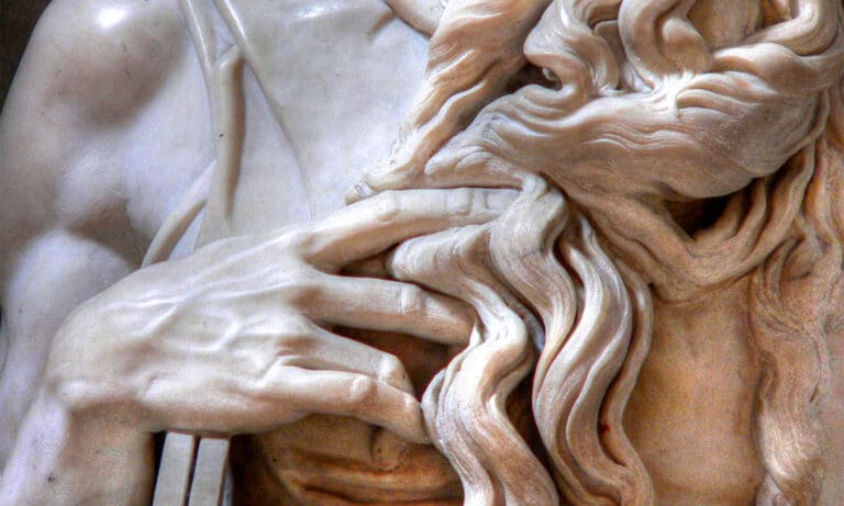 Detalle de la mano y barba del Moisés de Miguel Ángel, ejemplo del realismo y la técnica de la escultura renacentista en mármol