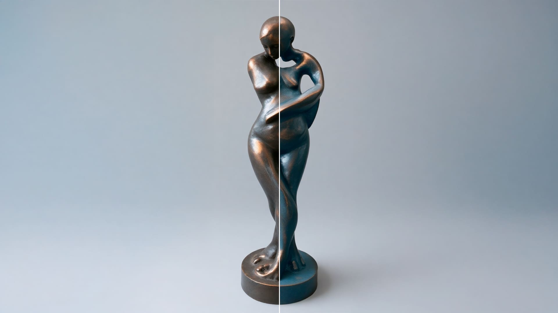 Escultura de bronce en dos fases: a la izquierda sin pavonado y a la derecha con pavonado aplicado, mostrando la diferencia en acabado y protección.