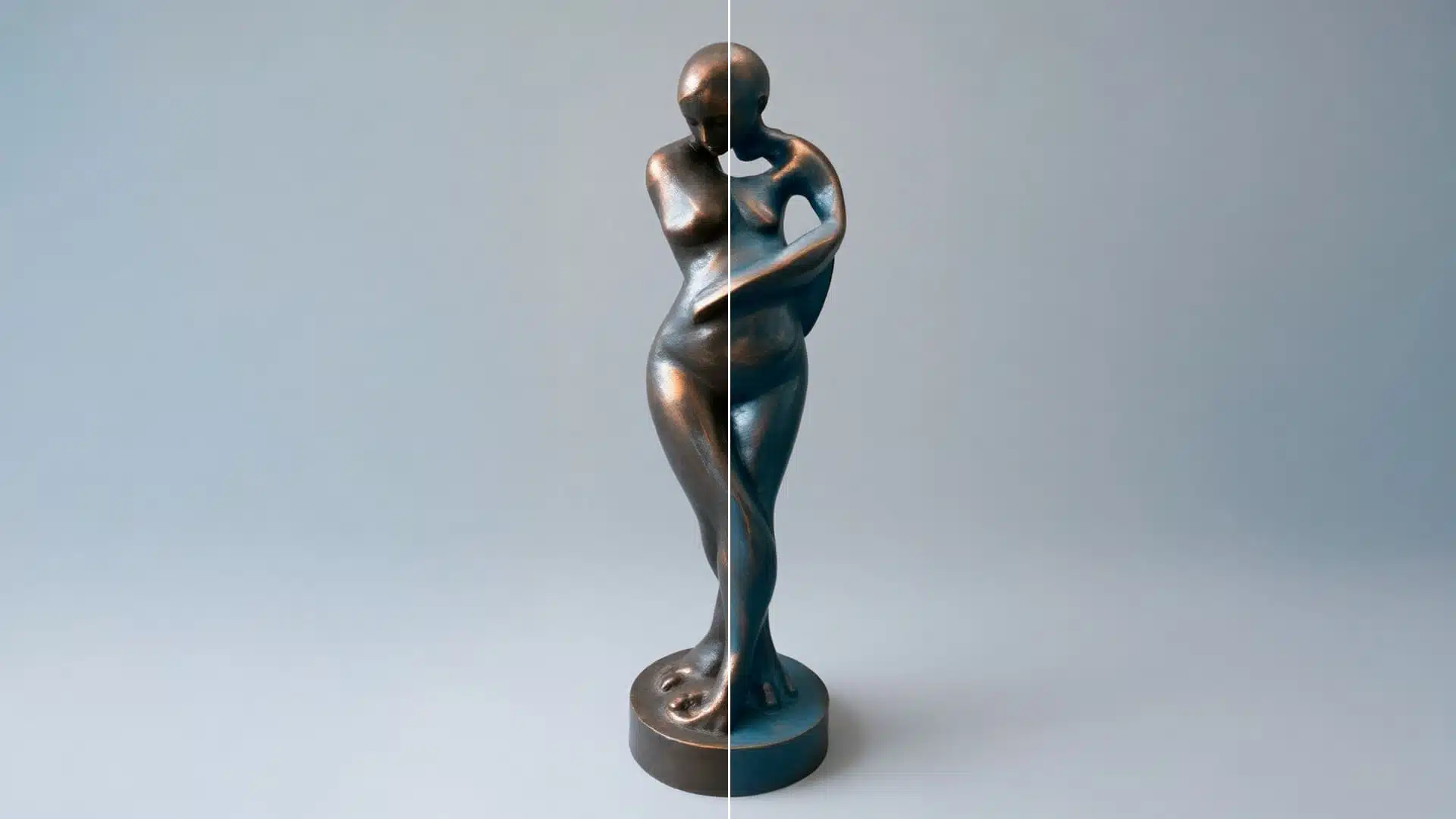 Escultura de bronce en dos fases: a la izquierda sin pavonado y a la derecha con pavonado aplicado, mostrando la diferencia en acabado y protección.